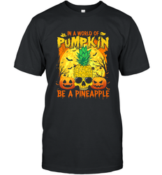 In A World Of Pumpkin Be A Pineapple Skull Halloween Funny Men's T-Shirt